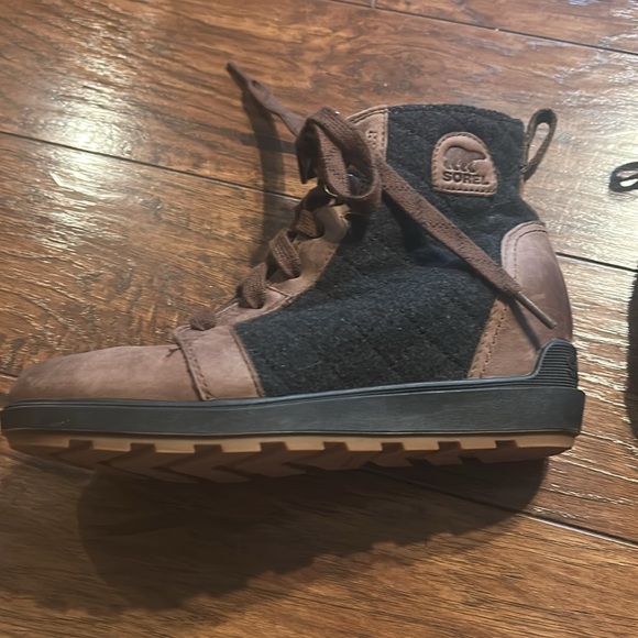 SOREL Evie II NW Lace Boot - Tobacco/Black size 7.5 - Picture 5 of 9